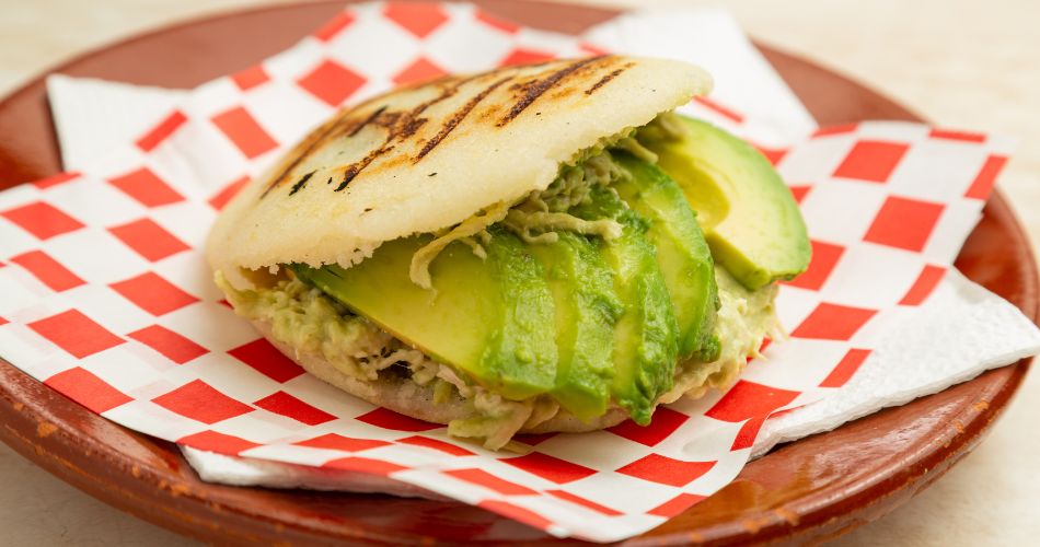 Receta Fácil: Arepas Reina Pepiada